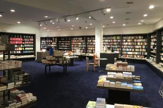 Bild der Abteilung Literatur und Unterhaltung der Wagnerschen.