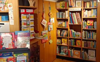 Innenaufnahme der Leporello Buchhandlung Wien.