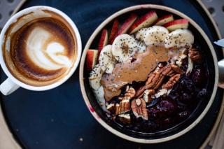 Cafe MOMO Bowl und Cafe.