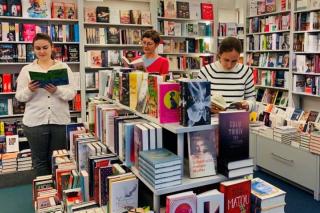 Kolleginnen der Buchhandlung Stöger-Leporello Wien.